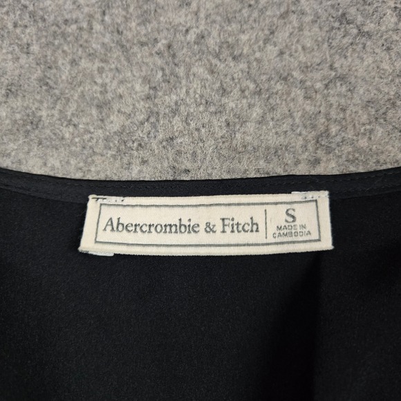 Abercrombie & Fitch Peplum Top Womens Small Black Satin Button Front Tie Cuff - Picture 3 of 9